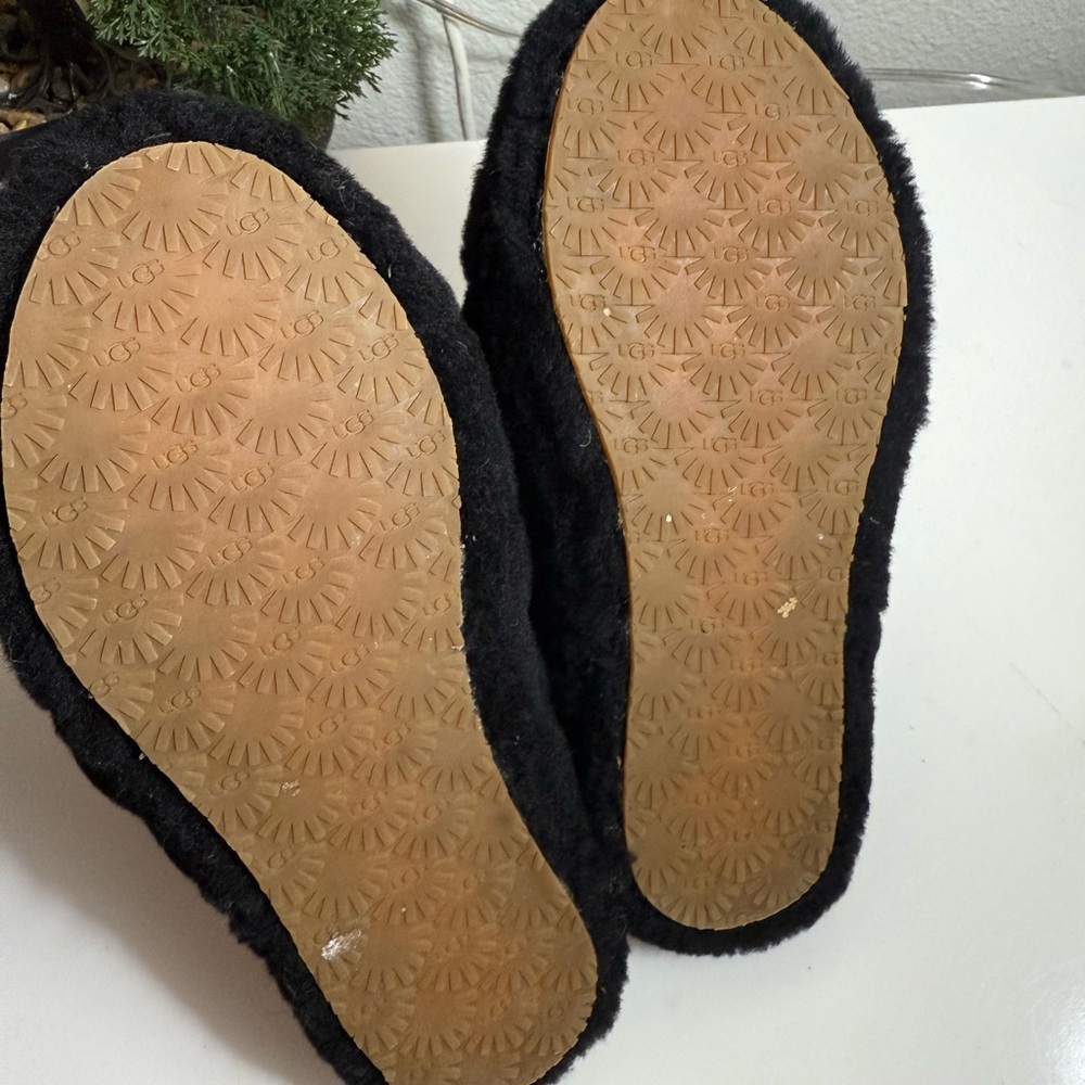 UGG Black Fluff Slide Sandals with Branded Heel Strap - Picture 5 of 6